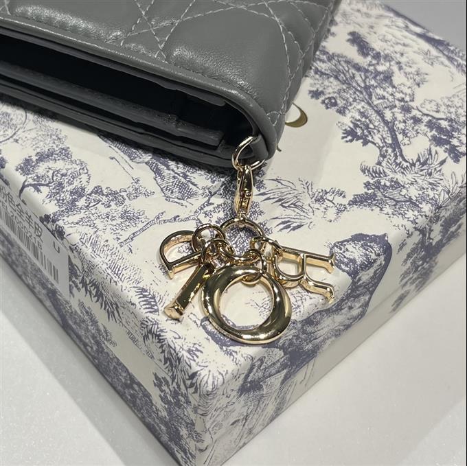 2025228Y 220P182142860